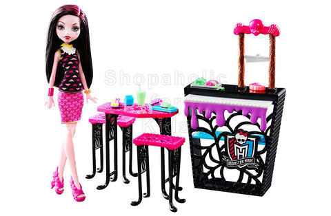 Monster High Beast Bites Cafe Draculaura Doll and Playset